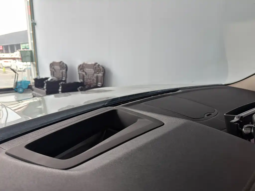 BMW iX3 — миниатюра 12