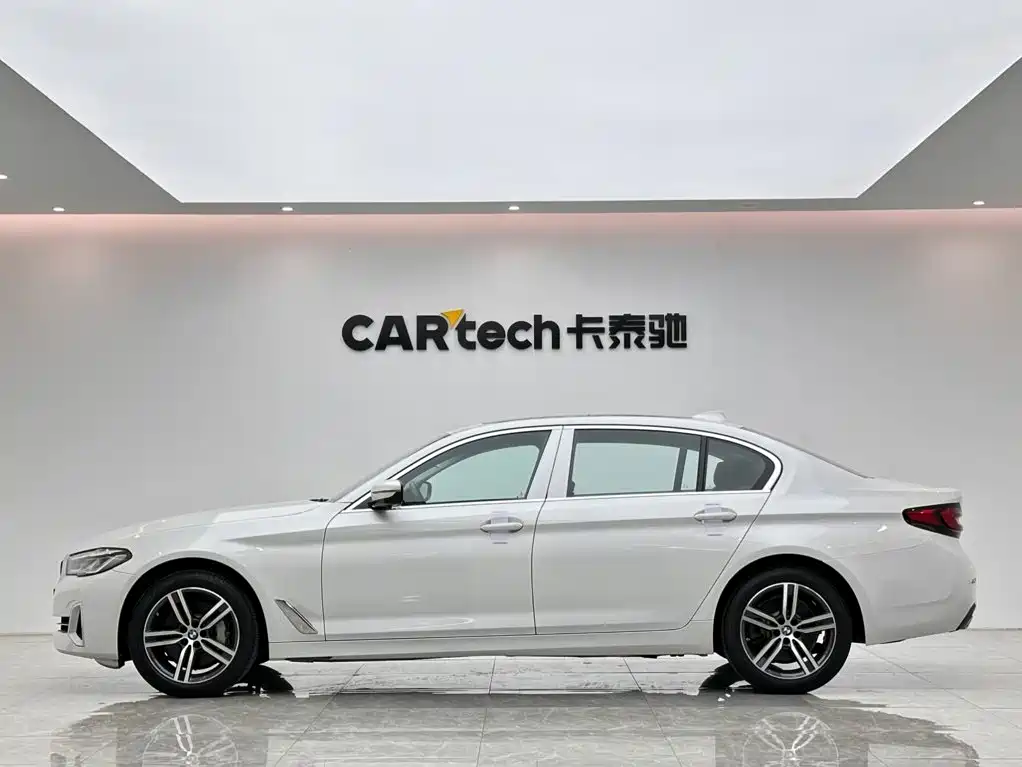 BMW 5 Series — миниатюра 2