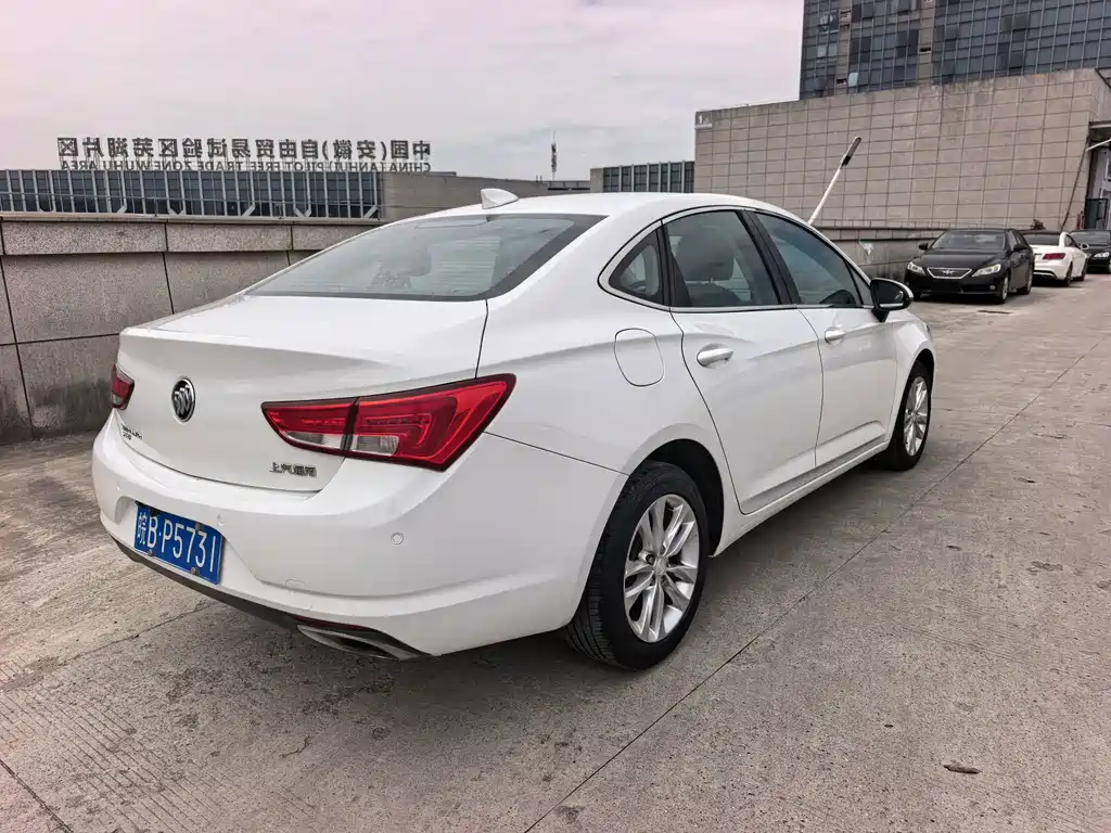 Buick Verano — миниатюра 4