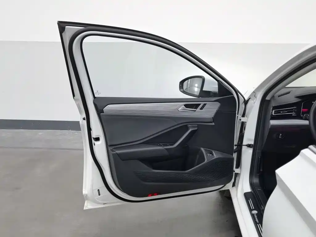 Volkswagen Sagitar — миниатюра 8