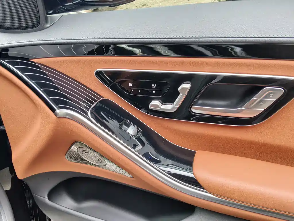 Mercedes-Benz S-Class — миниатюра 12