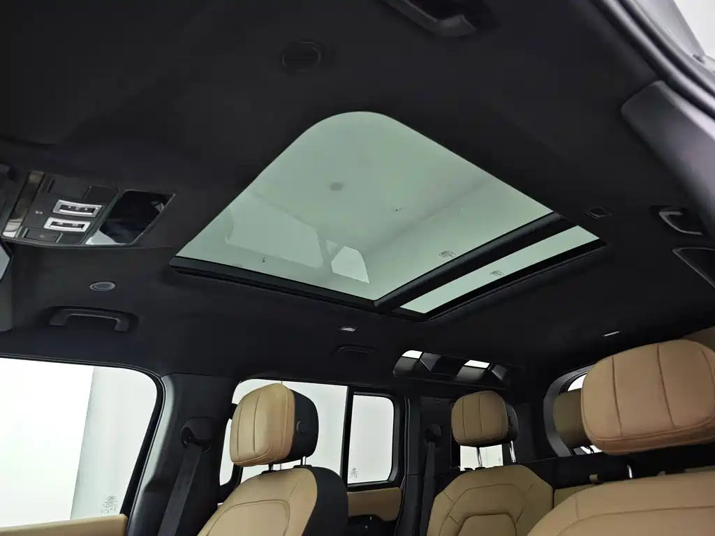 Land Rover Defender — миниатюра 12