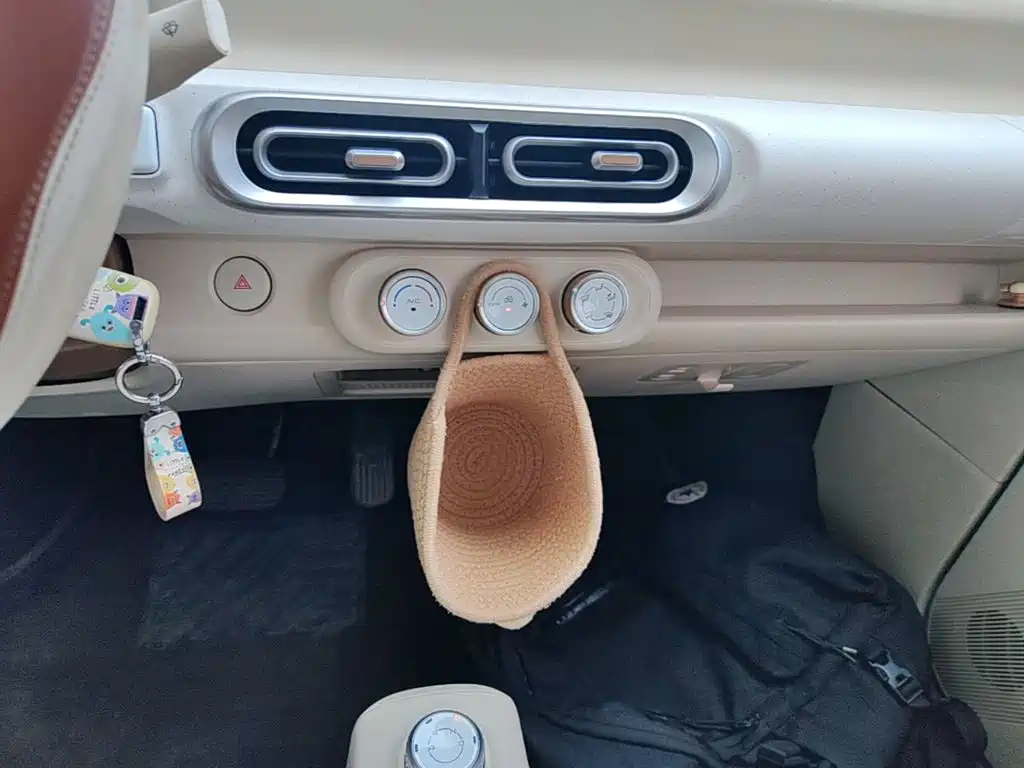 Wuling MINIEV — миниатюра 13