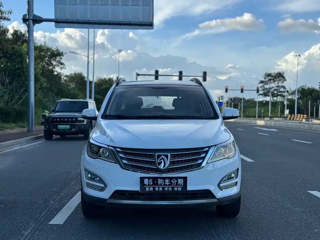 Baojun 560 2016 1.8L iAMT Luxury