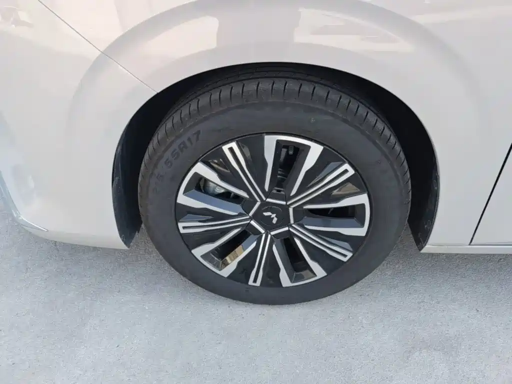 Wuling Xingguang 730 New Energy — миниатюра 23