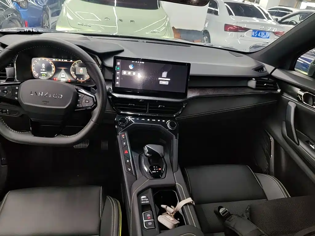 Lynk & Co 06 — миниатюра 14