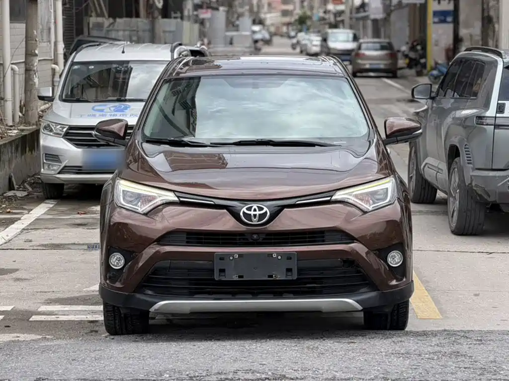 Toyota RAV4 — миниатюра 11