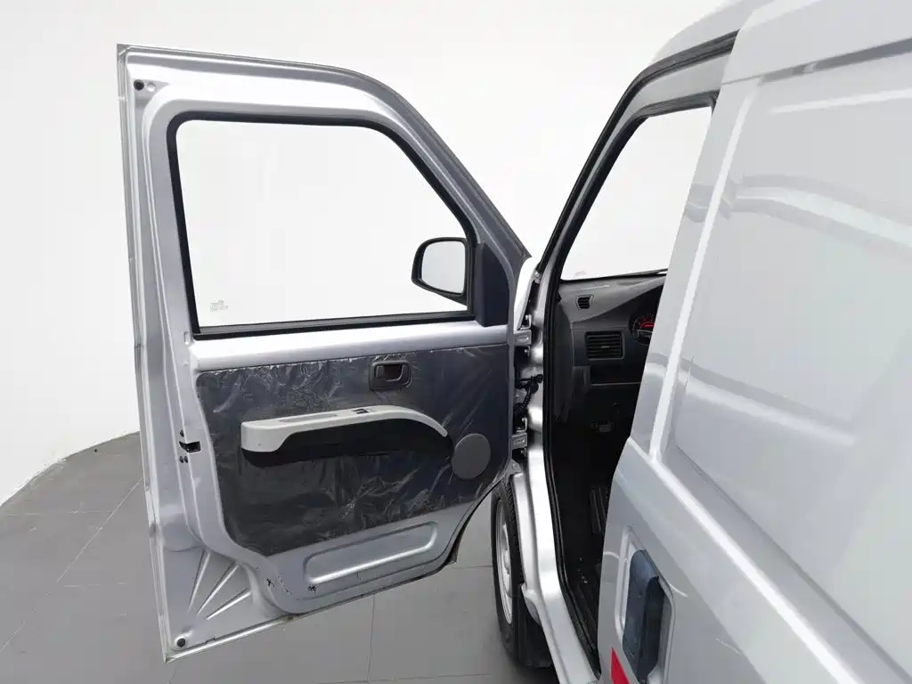 Wuling Rongguang — миниатюра 16