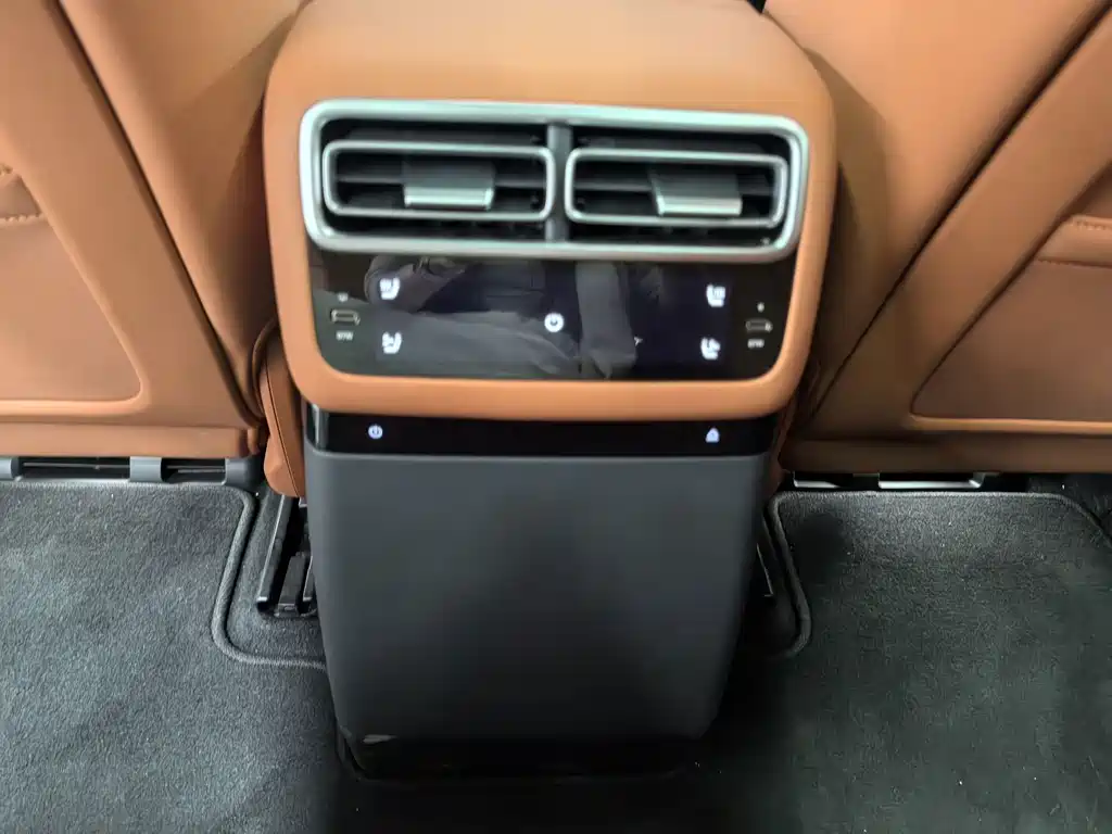 Li Auto Li L6 — миниатюра 11