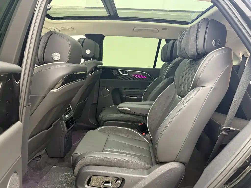 Hongqi Hongqi E-HS9 — миниатюра 7