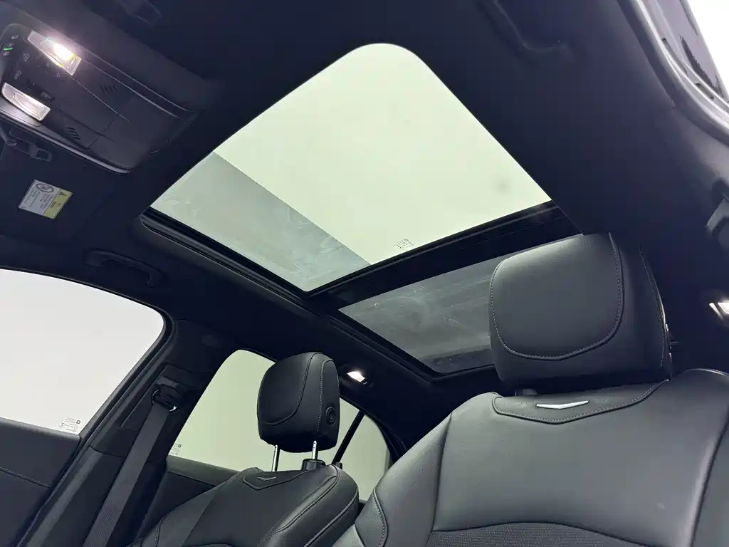 Cadillac XT4 — миниатюра 16