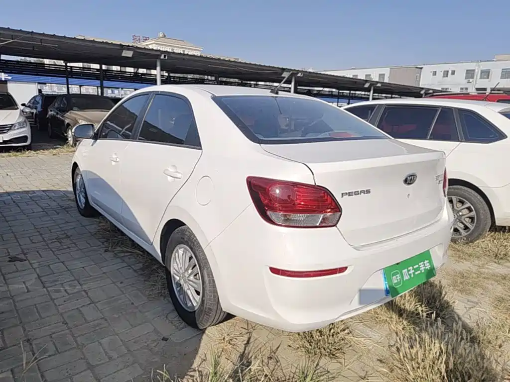 Kia Huanchi — миниатюра 5