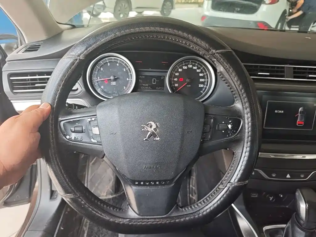 Peugeot 408 — миниатюра 11