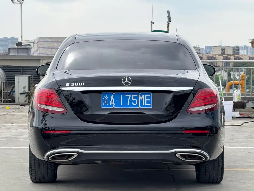 Mercedes-Benz E-Class — миниатюра 4