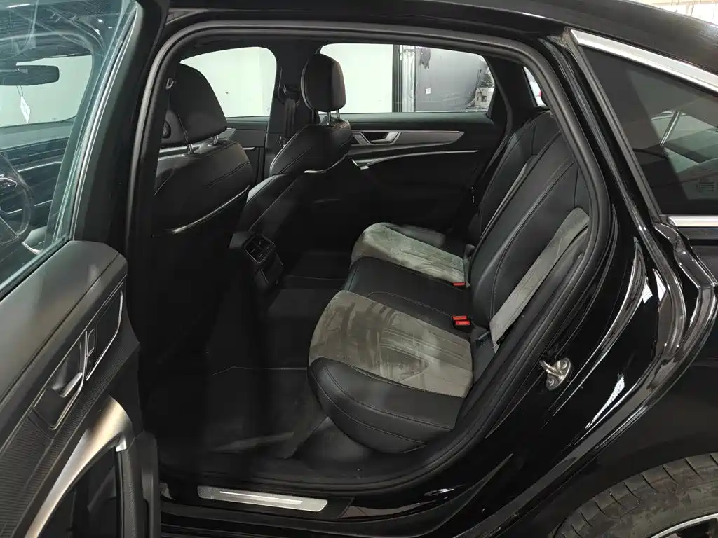 Audi A6L — миниатюра 10