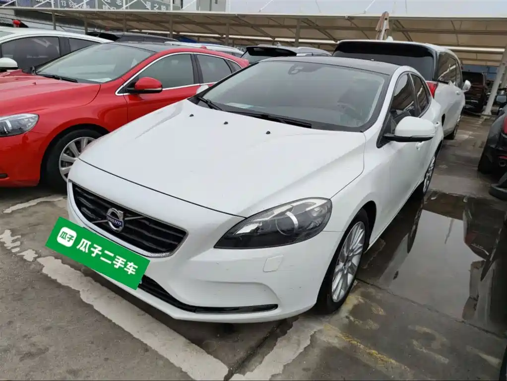 Volvo V40 2015