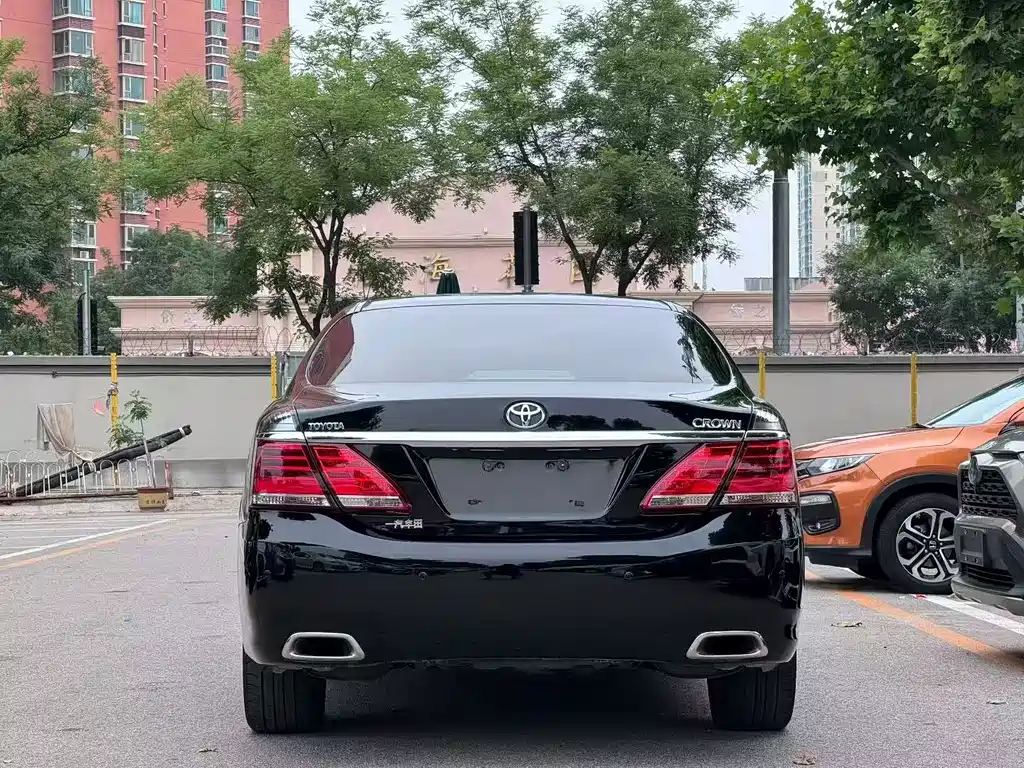 Toyota Crown 2012 2.5L Royal