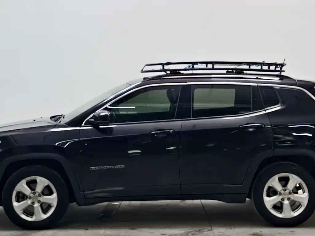 Jeep Compass — миниатюра 7