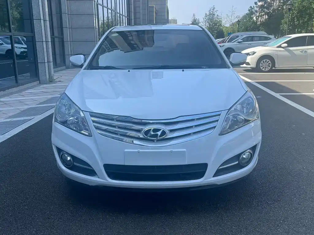 Hyundai Elantra — миниатюра 2