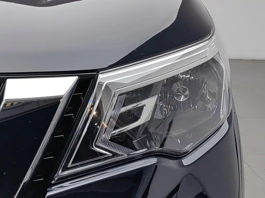 Nissan Terra — миниатюра 7
