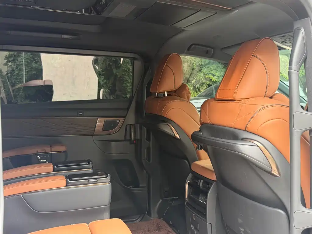 Toyota Vellfire — миниатюра 14