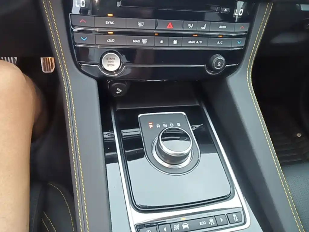 Jaguar F-PACE — миниатюра 14