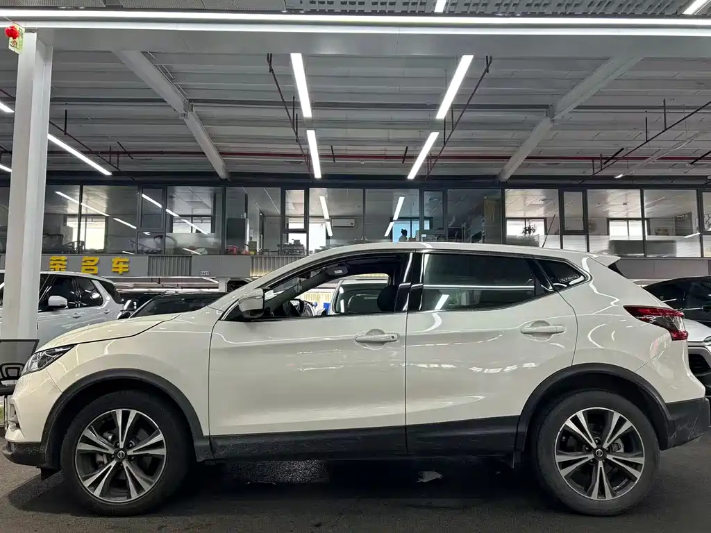Nissan Qashqai — миниатюра 3