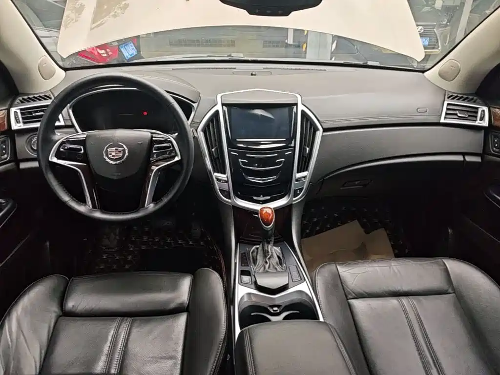 Cadillac SRX — миниатюра 10