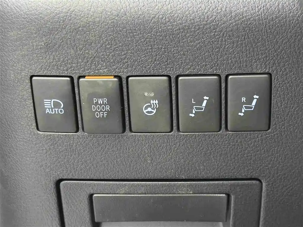 Toyota Vellfire — миниатюра 18