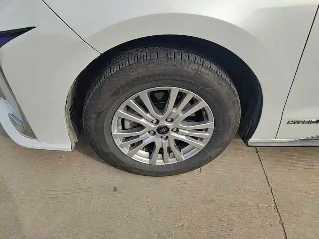 Toyota Sienna — миниатюра 23