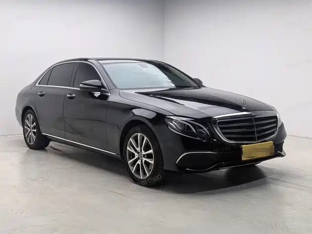 Mercedes-Benz E-Class — миниатюра 3