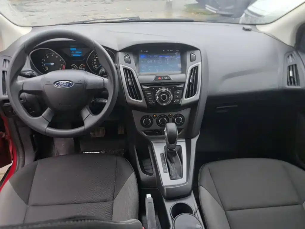Ford Focus — миниатюра 10