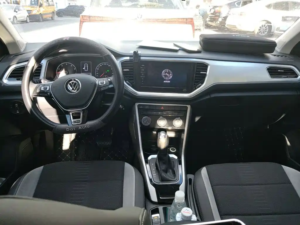 Volkswagen T-Roc — миниатюра 10