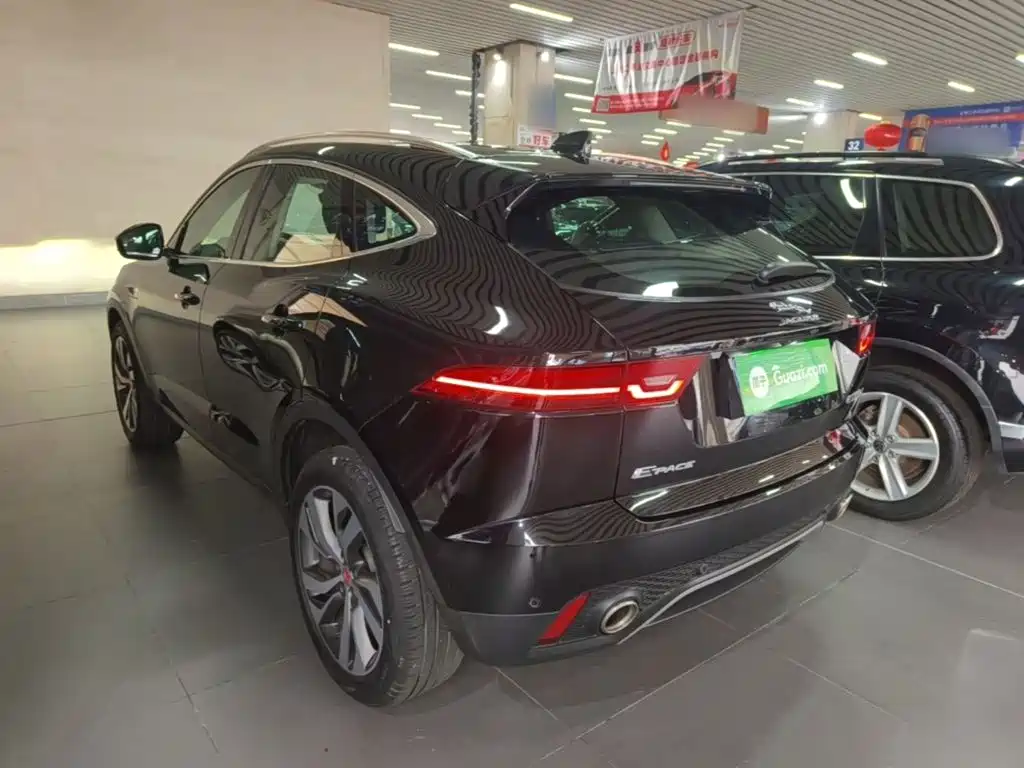Jaguar E-PACE — миниатюра 5
