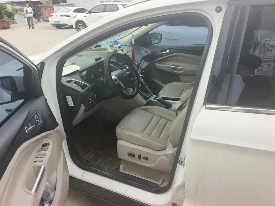Ford Kuga — миниатюра 9