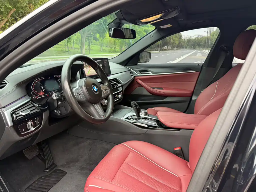 BMW 5 Series — миниатюра 4