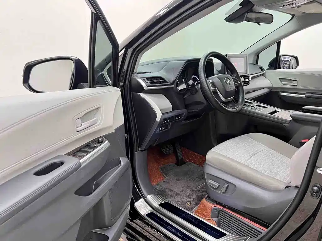 Toyota Sienna 2023 2.5L Comfort