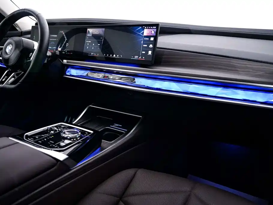 BMW 7 Series — миниатюра 25
