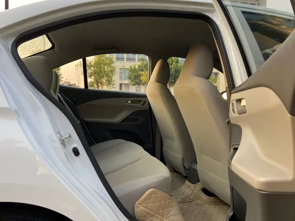 Chevrolet Sail — миниатюра 4