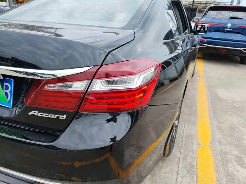 Honda Accord — миниатюра 8