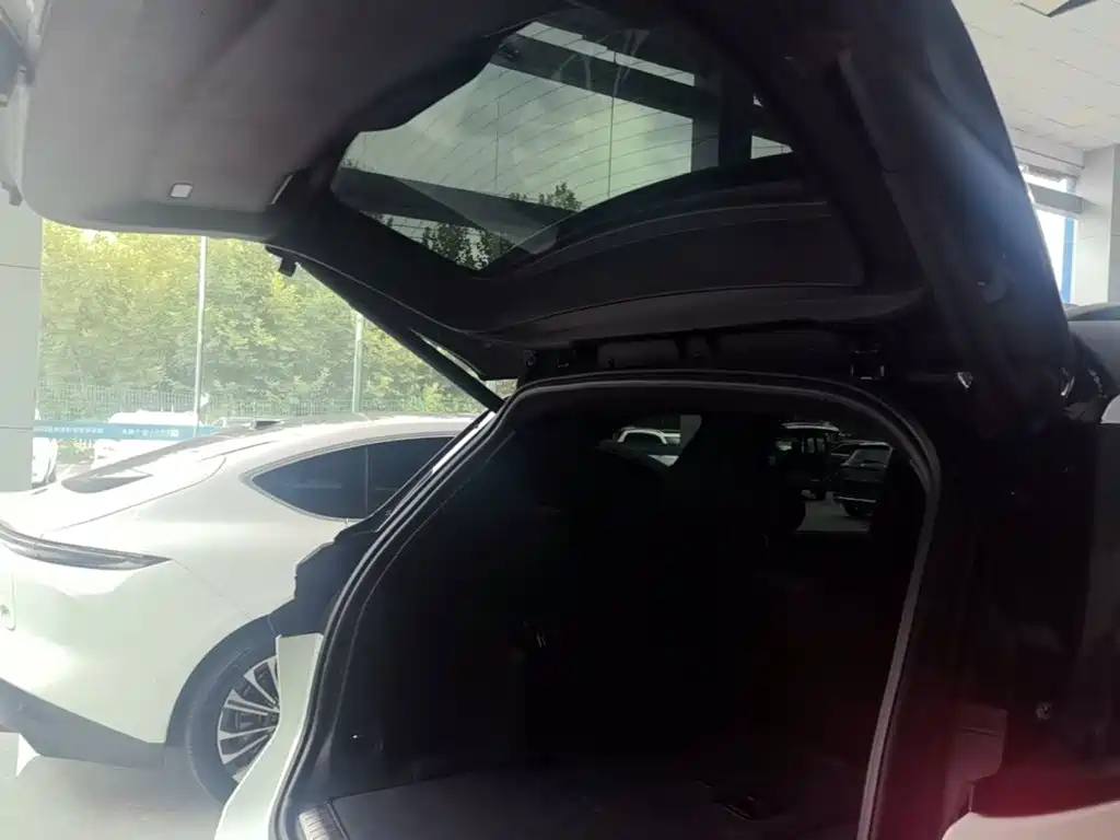 NIO ES8 — миниатюра 19