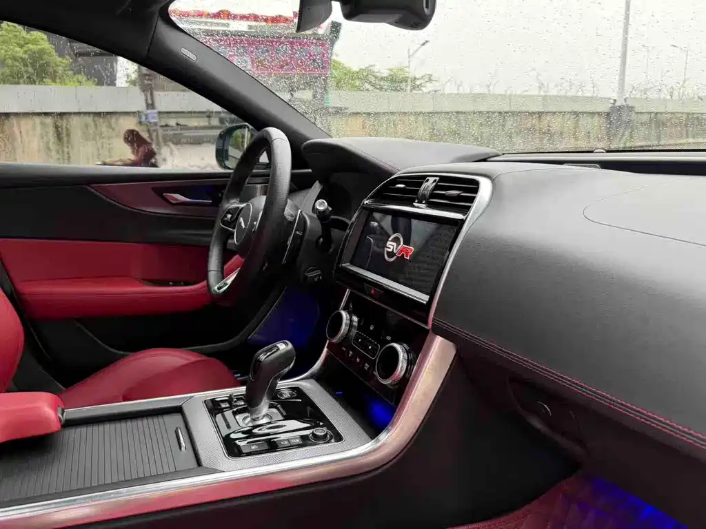 Jaguar XEL — миниатюра 10