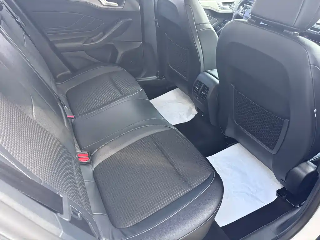 Ford Focus — миниатюра 15