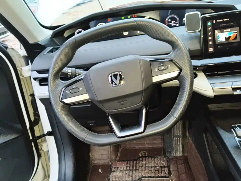 Changan UNI-V iDD — миниатюра 11