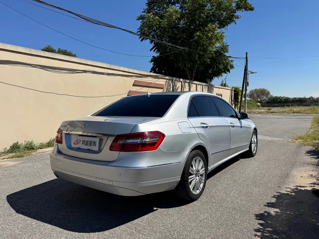 Mercedes-Benz E-Class — миниатюра 4