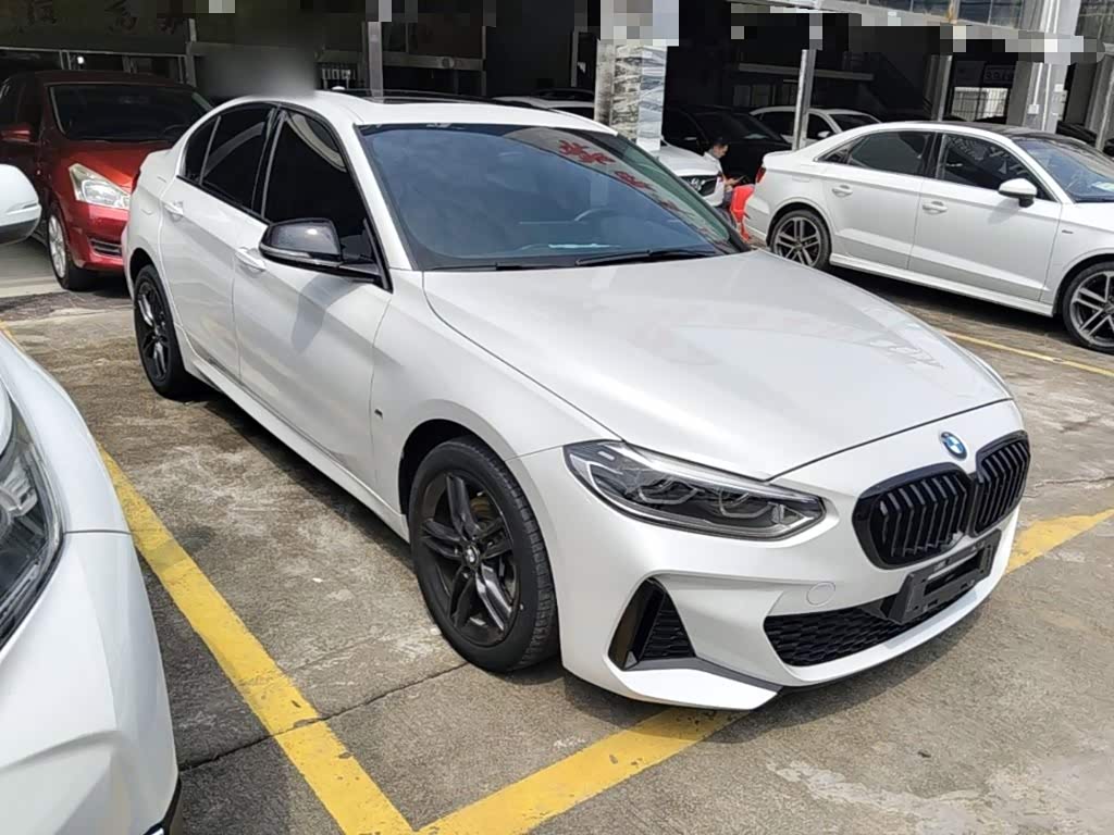 BMW 1 Series 1.5 л 2024 г. Белый, пробег 37100 км