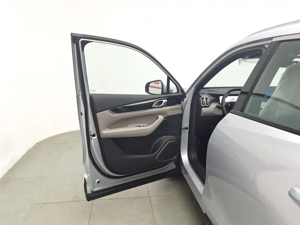 Geely Boyue L L 2025 2.0TD DCT