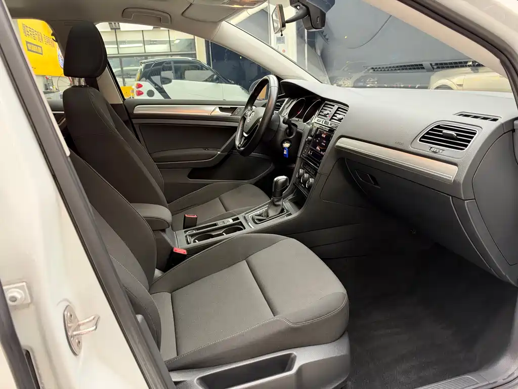 Volkswagen Golf — миниатюра 13