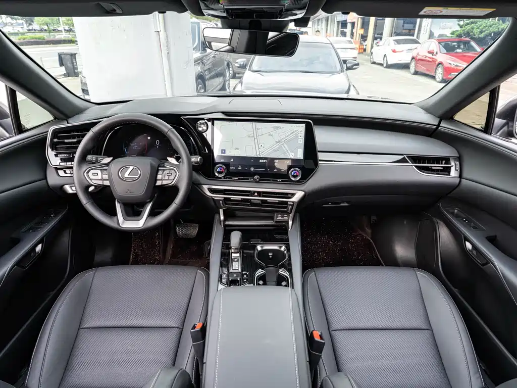 Lexus RX — миниатюра 13
