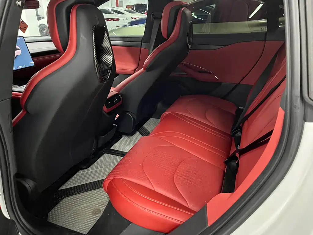 XIAOMI CAR XIAOMI SU7